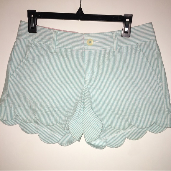 Lilly Pulitzer Seersucker Scalloped Shorts Size 4 - Picture 2 of 4